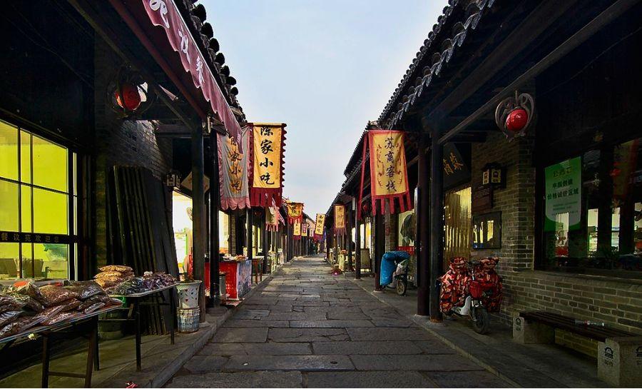 李亚鹏捡到宝了，小19岁妻子，为1岁女儿准备腊八粥，反被投喂